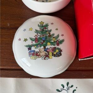 Vintage Nikko Christmastime Covered Bon Bon dish 5”